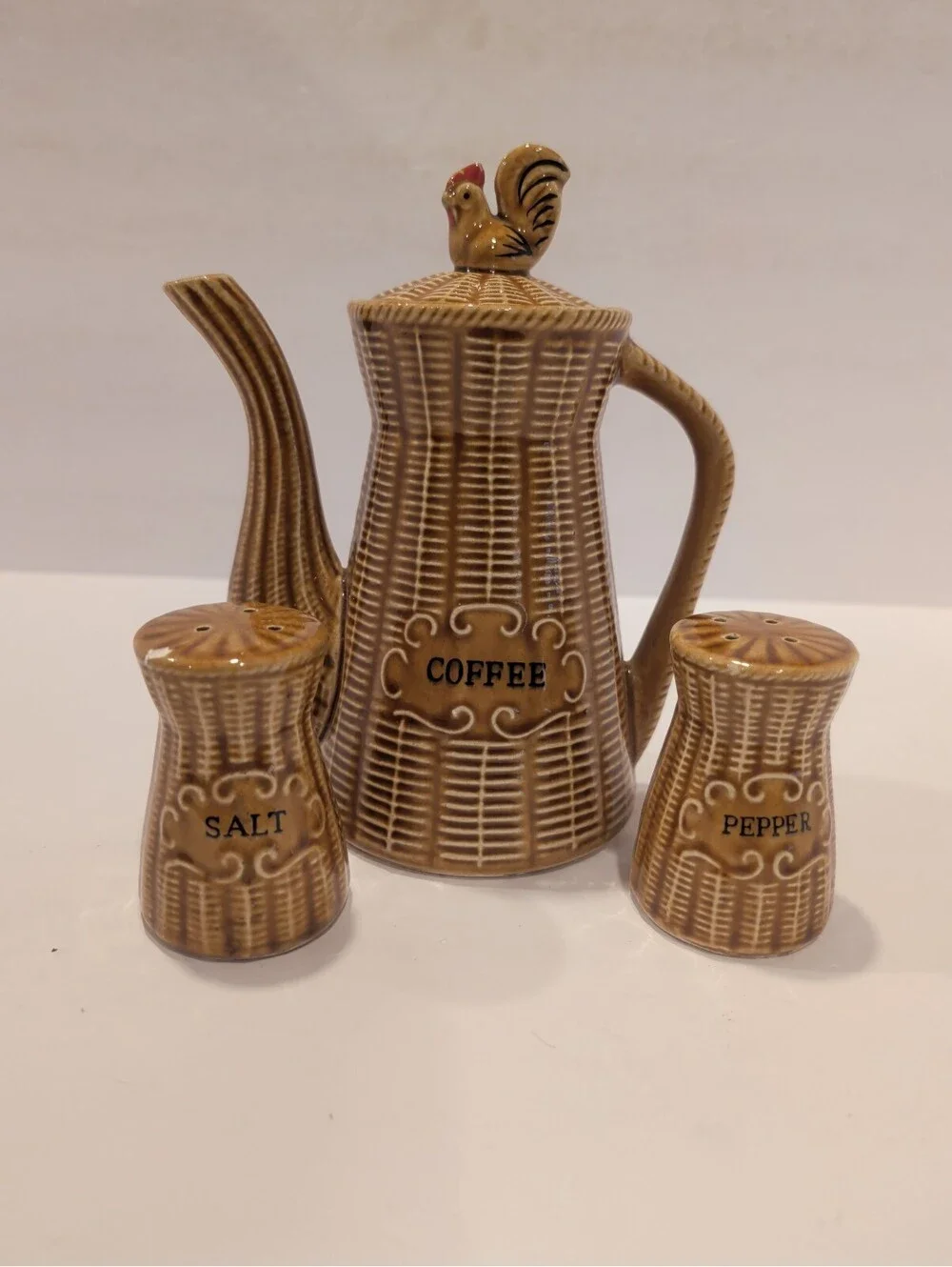 Mid century modern chicken top coffee urn salt and pepper shaker